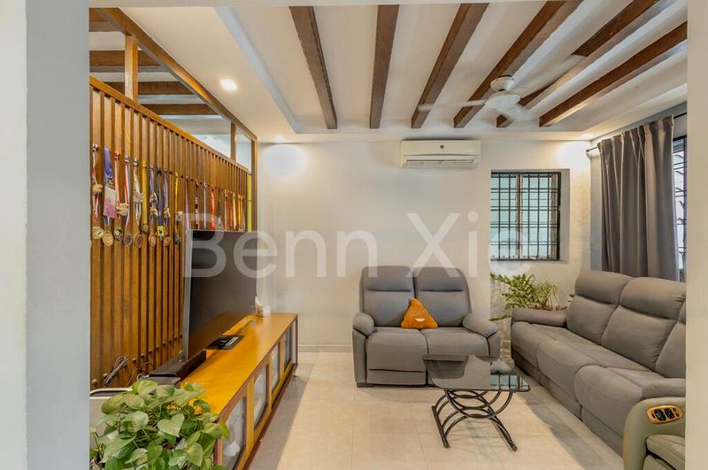 Executive HDB for Sale in  308 Woodlands Avenue 1 - Image 9